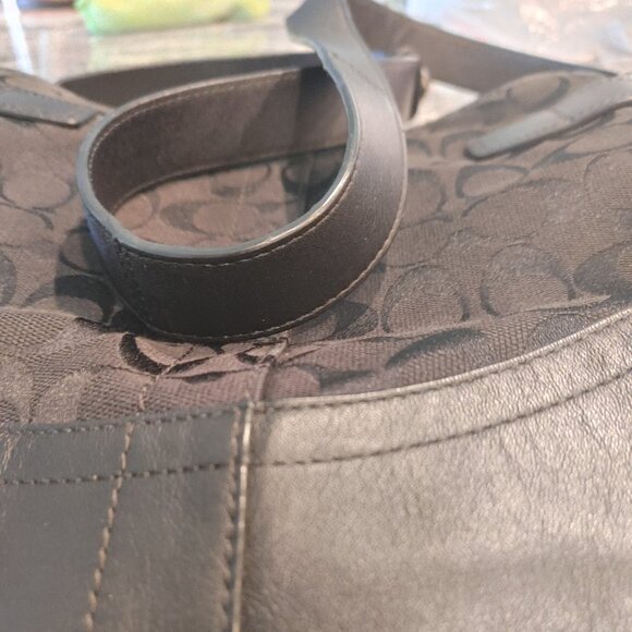 Coach Signature Purse - Shoulder Crossbody Bag, Leather/Canvas, Black. - Picture 15 of 16